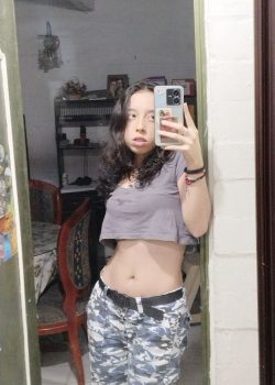 ENTENADA muestra su culito y conchita peladita + VIDEO 9