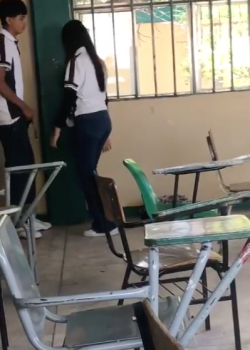 Peladita se deja llevar y le terminan haciendo cositas + video 14