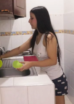 Margaret se encuentra en la cocina y es tentada + VIDEITO 9