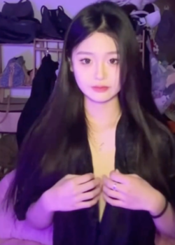 Jovencita tierna se comienza a calentar + video 5