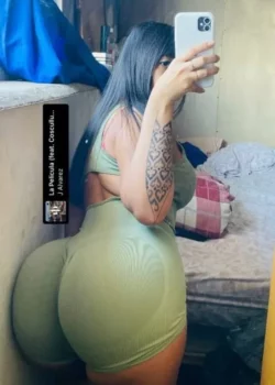 Tremenda pendeja culona se la cogen toda 20
