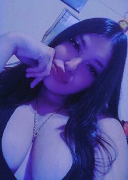Pendeja argentina tetona cogiendo rico 2