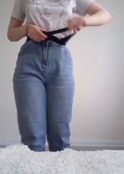 se puso cachonda esta morrita y se lo quita todo + VIDEITO 1