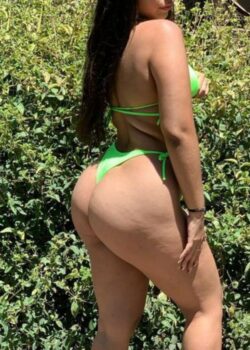 Pendeja morocha culona cogiendo rico 12