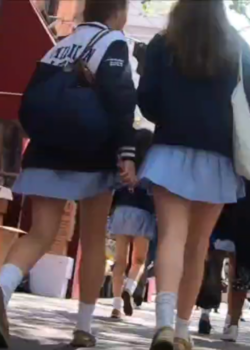 Les graba las bragas a morritas saliendo de clases + VIDEOS 25