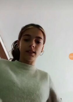 Video De Nayara Mostrando Las Tetas 2
