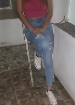 Viendo a la prima rica se le antoja una cachadita + video 9