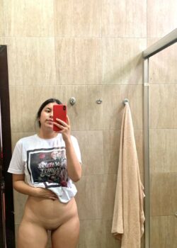 julieth Que Rica Minita 1