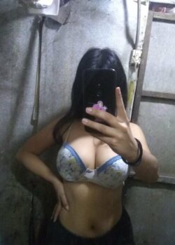 Pendeja colegiala cogiendo en motel 18