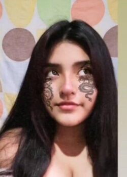 Gordita colegiala tetona nudes filtrados 15