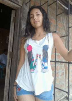 Adorable vecinita fuera de su casa es muy calentona + VIDEITO 15