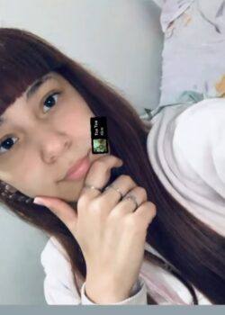 Se hace la timida y es tremenda zorrita de 18 años 9