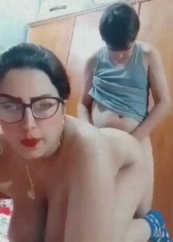 INCESTO Tia debutando al sobrino cuando salen todos de casa + VIDEITO 6