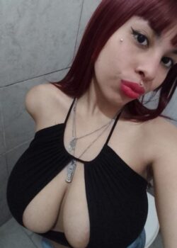 Pendeja pelirroja tetona se toca para mi 19