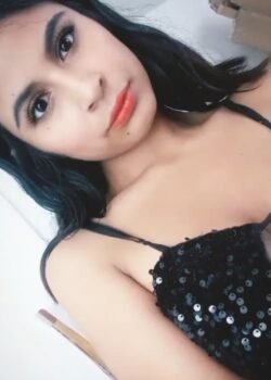 Mi compañera de 18 años me provoca con sus fotos 11