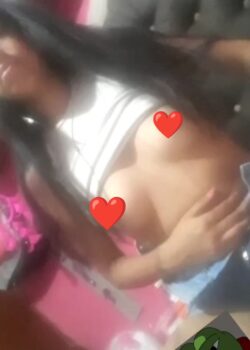 Morra De Tetas Pequeñas Mostrando Todo Por Vídeo Llamada 6