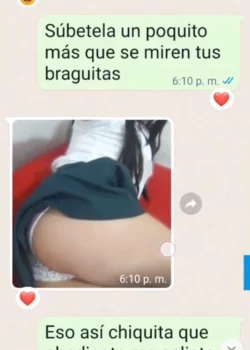 Alumna manda fotos al profe para aprobar 23