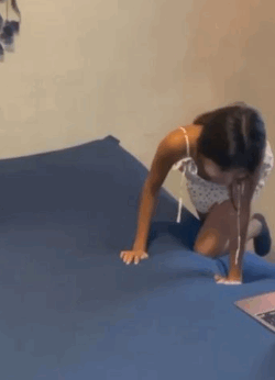 Le encuentra porno al hermano y ya saben que pasa. + Video 15
