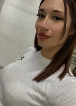 Pendeja de la facu chupandome la pija 13