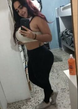 Gordita tetona me manda fotos hot 4