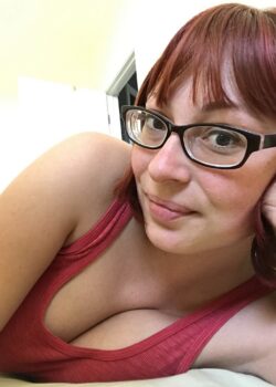 Compañera tetona me manda nudes 22