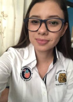 ALUMNA de instituto mostrona en su cuarto 3