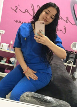 Mi amiga Gaby me da ricos sentones y hacemos video. 16