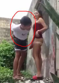 Mirando que no venga nadie para meterle la verga + VIDEO 3