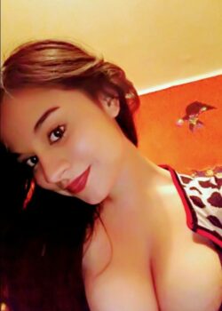 Pendejita colegiala tetona nudes filtrados 9