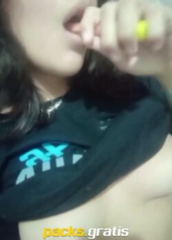 Deliciosa Morra Se Masturba Con Cositas Escolares 15