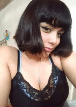 Pendejita otaku manda nudes al novio 13