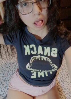 Mi hermanita le manda nudes a su novio 21