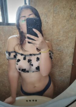 Pendeja tetona de la facu se la cogen 4
