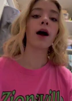 Jovencita Rubia Recién Egresada+ Vídeo Largo Tocandose 4