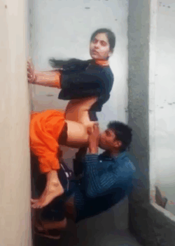 La pone de perrito y le besa el CULOTE + videito 10