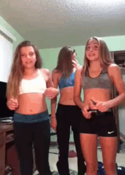 MINAS cachondisimas mostrando un regalito + VIDEOS 26