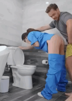 ENFERMERA con ganas de coger cuando esta en llamada + VIDEO 25