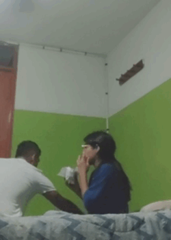 Le compra una HAMBURGUESA para culiarsela + VIDEO 15