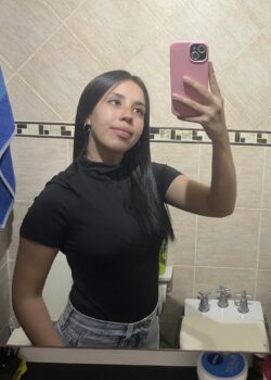 Pendeja egresada se filtran sus nudes 13