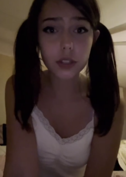 Tiene carita de que no hace nada pero le gusta chuparla 19