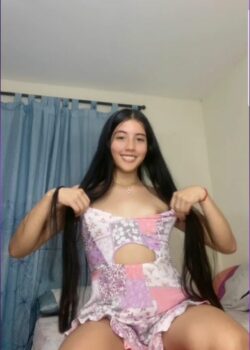 Carita de que no hace nada esta minita .... 8