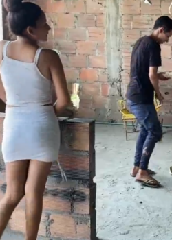 Albañil tiene una SUPER polla y le digo que me la meta .... 26