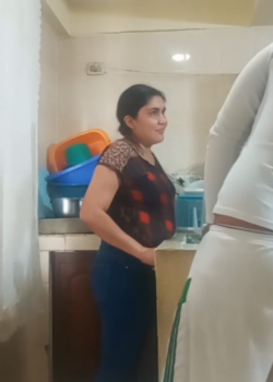 No me folles en la cocina, tu esposa llegará en cualquier momento. 22