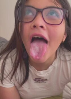 Morrita mex colegiala le gusta la verga de su amigo 22