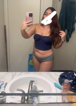 Prima cachonda con ganas de culiar en su casa 18