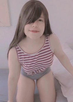 Amateur linda chica presumiendo 7