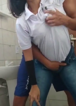FOLLANDO en la hora de recreo detras de los baños 8