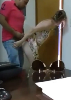 Esposa infiel follada a cuatro patas 23