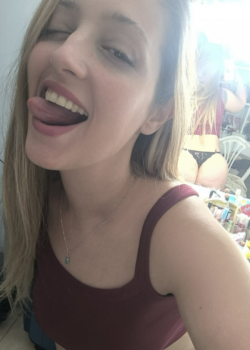 Encuentro los nudes de mi madrastra 24