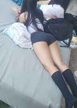 Me la cojo toda a la amiguita de mi hermana 25